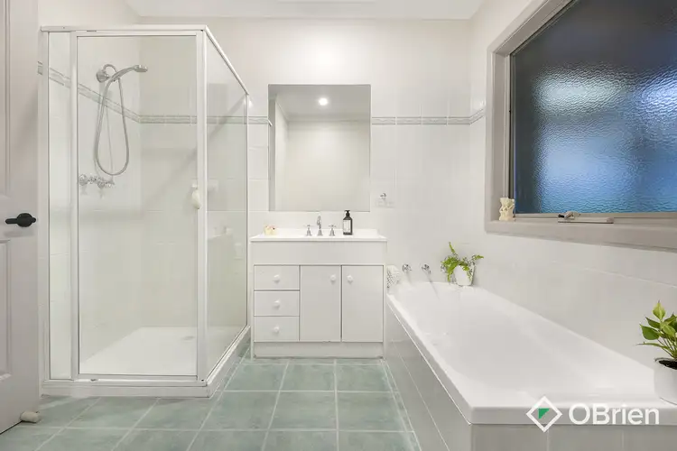 Sixth view of Homely house listing, 8 Wykeham Court, Frankston VIC 3199