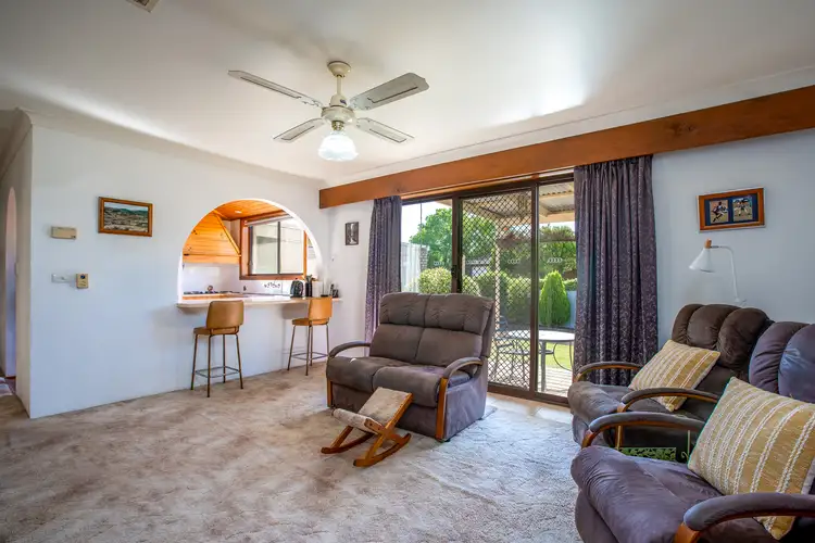 Fifth view of Homely house listing, 389 Sandrina Drive, Lavington NSW 2641