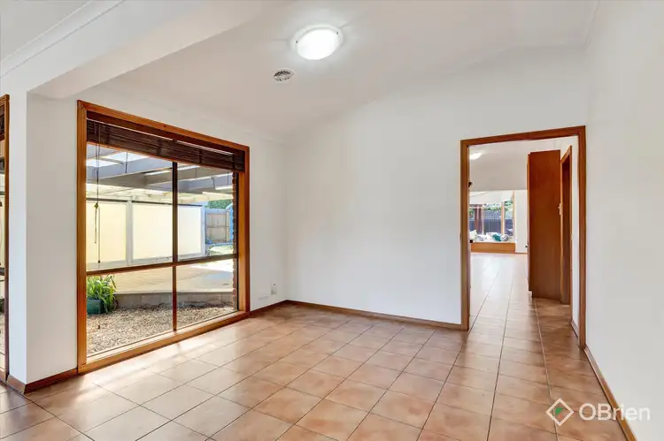 Fifth view of Homely house listing, 4 Simon Court, Brookfield VIC 3338