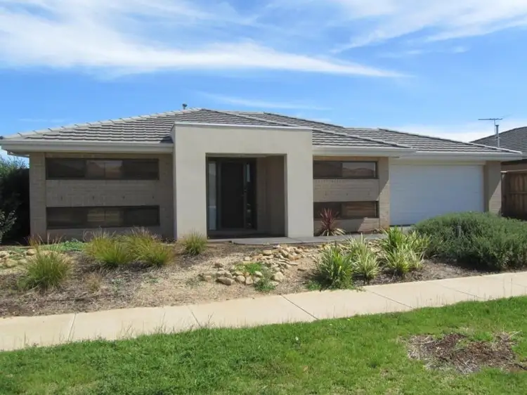 105 Blackdog Drive, Brookfield VIC 3338