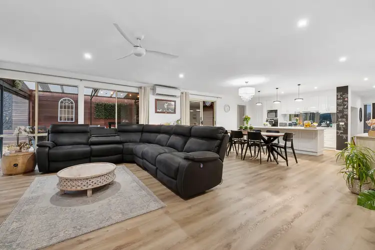 8 Isis Place, Hastings VIC 3915