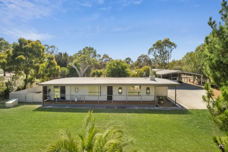 95 Foulkes Crescent
