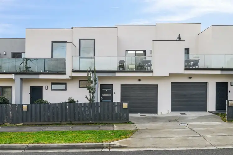 Main view of Homely townhouse listing, 10 Rowan Place, Bayswater VIC 3153