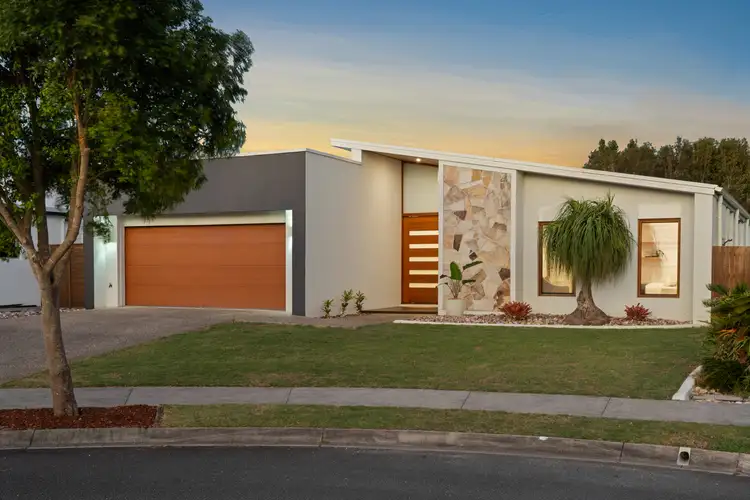 39 Surfrider Place, Mudjimba QLD 4564