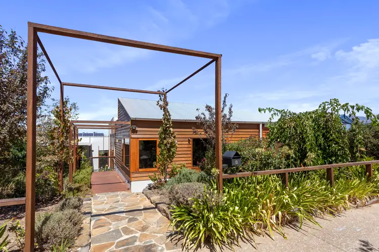 8 Berwick Crescent