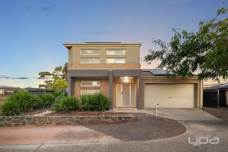 40 Mundi Crescent, Manor Lakes VIC 3024
