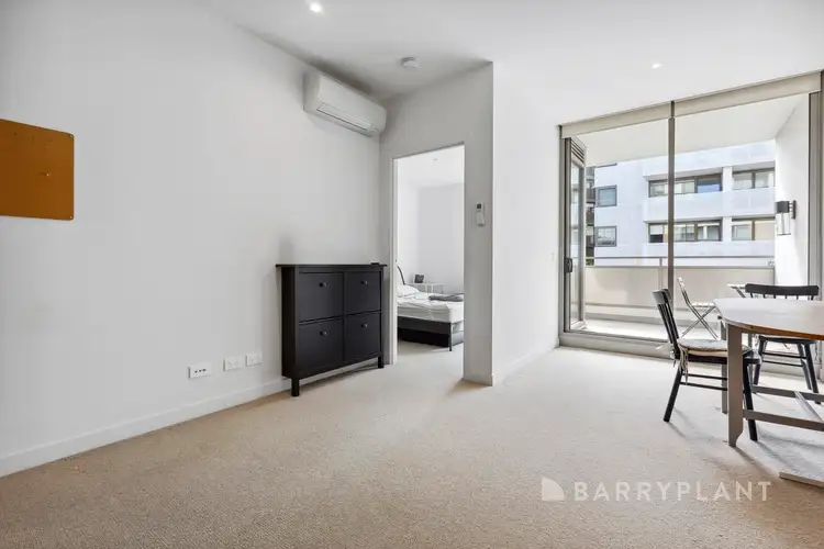 202/15 Bond Street
