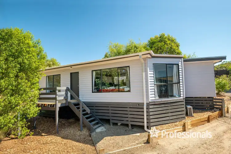 Second view of Homely house listing, 6 Tarhilla Drive, Launching Place VIC 3139