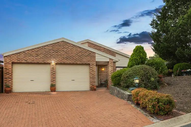 8 Hughes Crescent, Ngunnawal ACT 2913