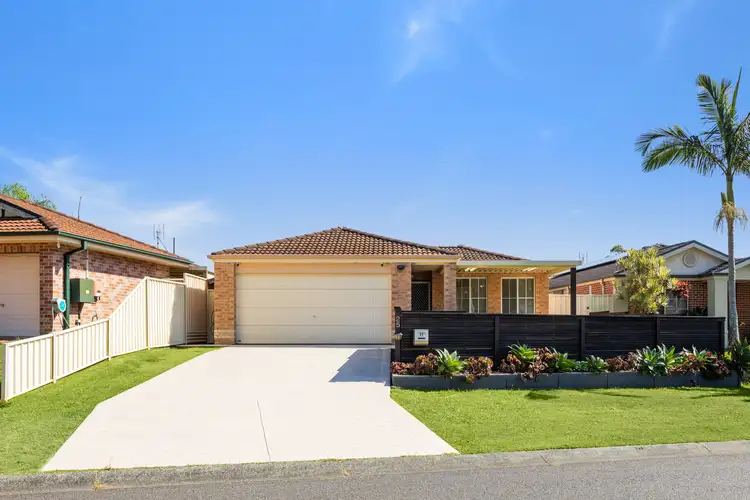 25 Pinehurst Way, Blue Haven NSW 2262