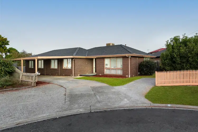 8 Wellington Court
