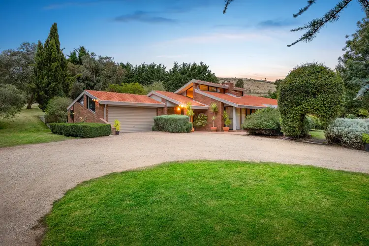 28 Hill View Rise, Gisborne South VIC 3437