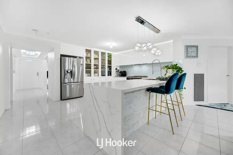 Sixth view of Homely house listing, 10 Oliver Court, Narre Warren South VIC 3805