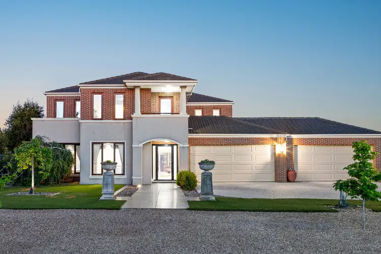 14 The Oaks, Hillside VIC 3037