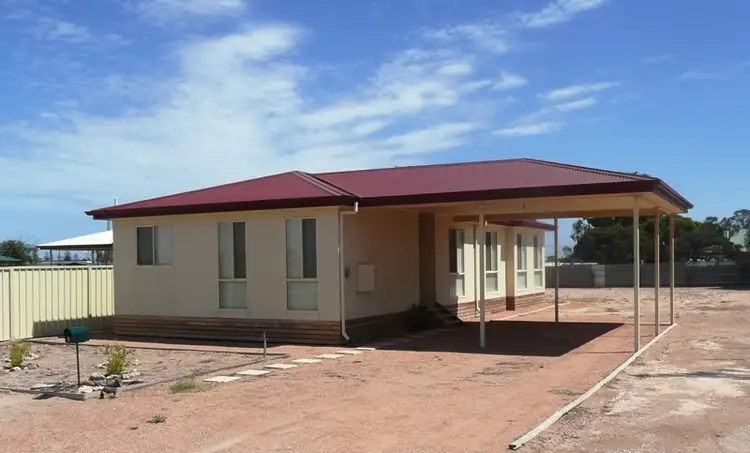 3 Chandler Crescent
