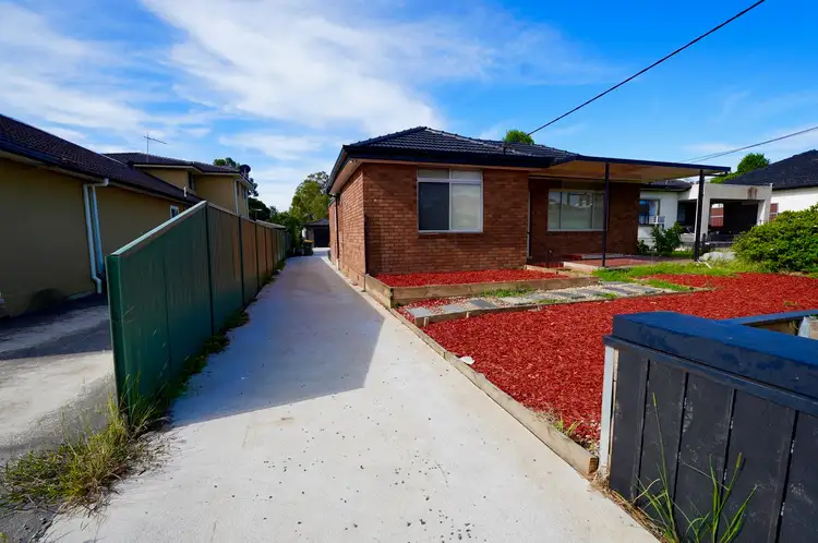 01/77A Belmore Street