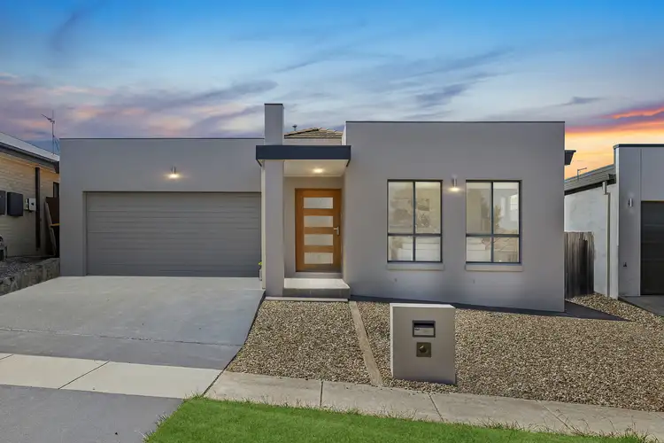 8 Pearl Gibbs Circuit, Bonner ACT 2914