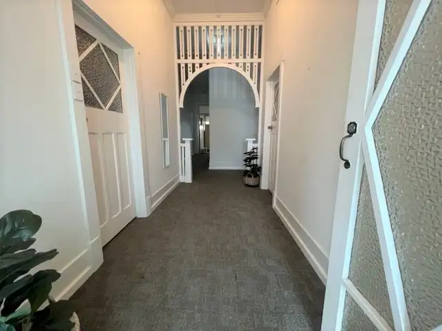 Room  3/15 King Street