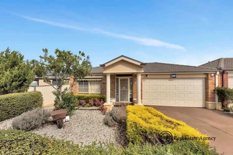 14 Sunderland Way, Melton West VIC 3337