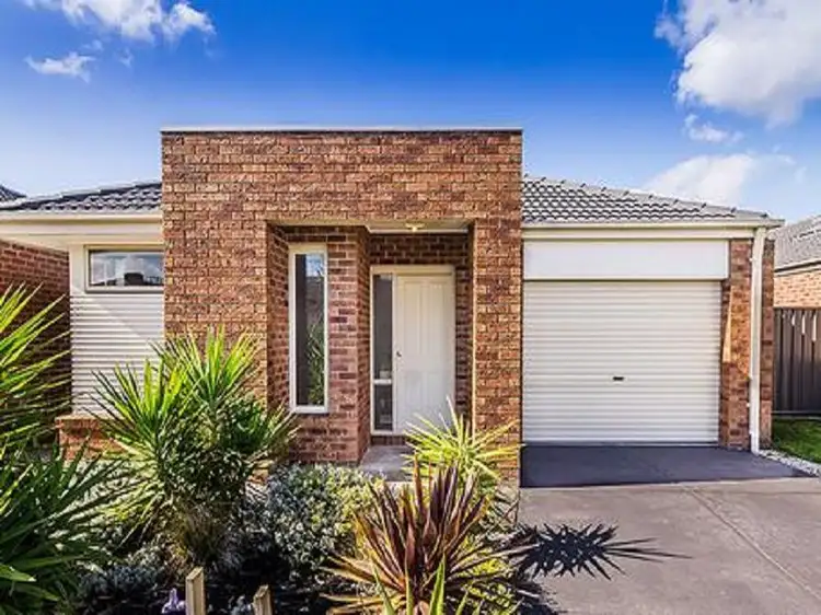 39 Kindred Avenue, Cranbourne North VIC 3977