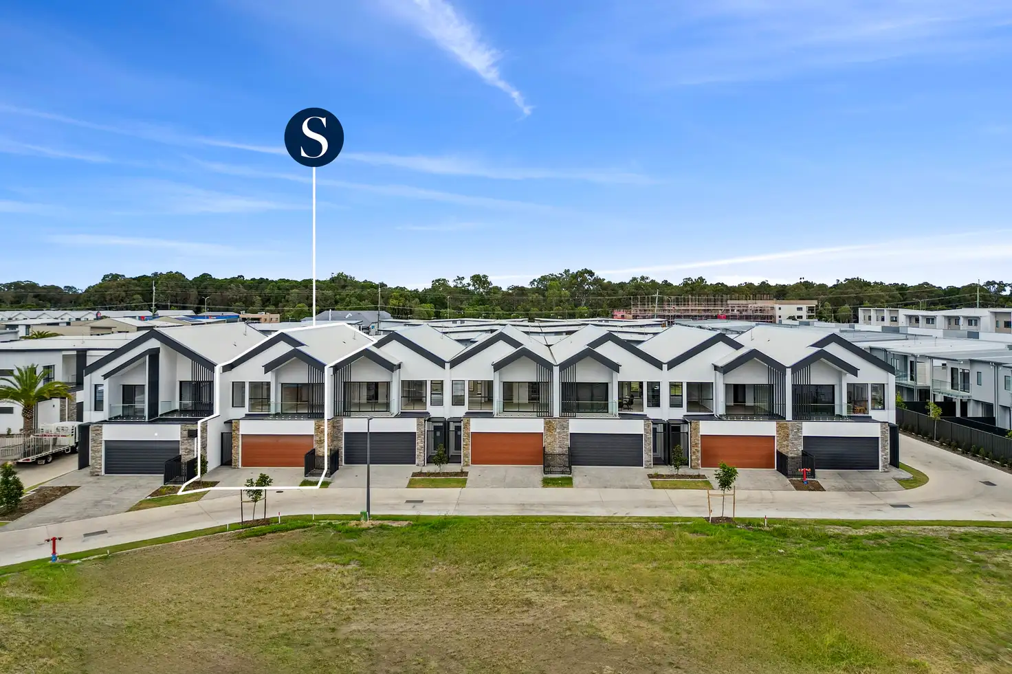 Main view of Homely townhouse listing, 10/2 Lyra Avenue, Hope Island QLD 4212