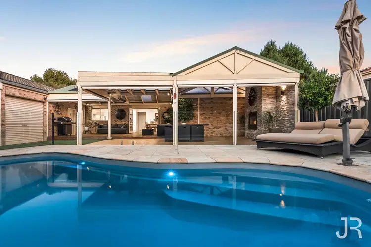 25 Deakin Court, Berwick VIC 3806