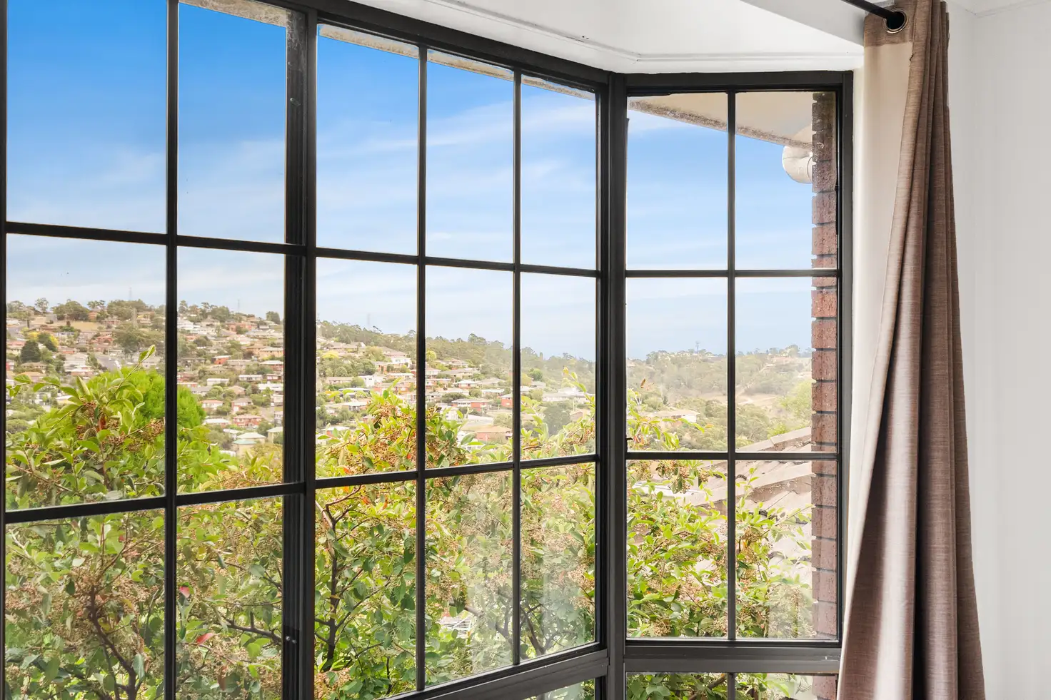 Main view of Homely unit listing, 4/6 Namoi Place, Lenah Valley TAS 7008