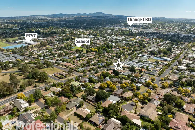 Fifth view of Homely house listing, 2 Taralye Place, Orange NSW 2800