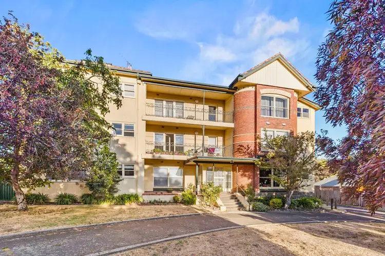 10/412 Drummond Street North