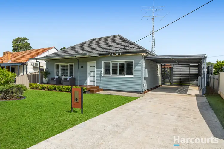 8 Arthur Street, Cardiff South NSW 2285