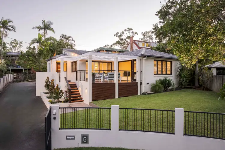 5 Sylvania Court, Kenmore QLD 4069