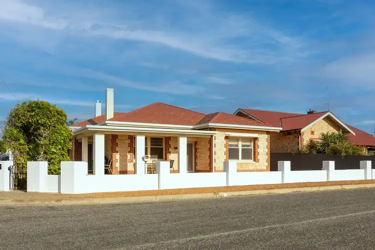 8 Brock Street, Tumby Bay SA 5605