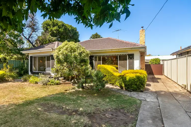 18 Myrtle Grove, Altona VIC 3018