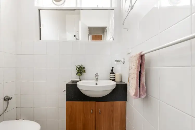 Fourth view of Homely apartment listing, 6/2 Robe Street, St Kilda VIC 3182