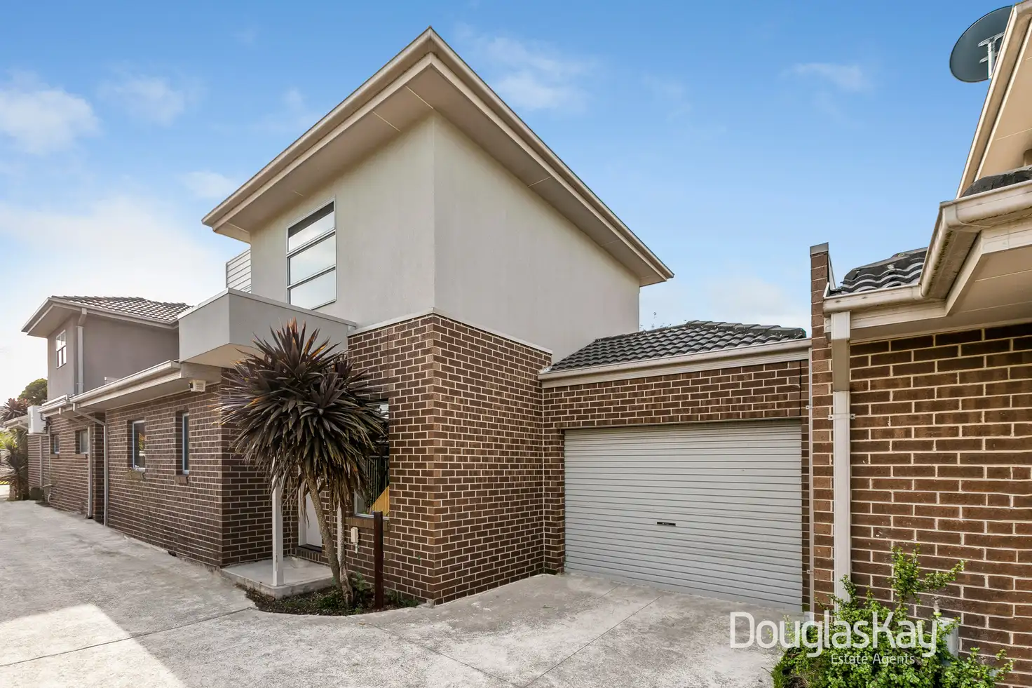 Main view of Homely townhouse listing, 2/10 Kinnane Crescent, Sunshine VIC 3020