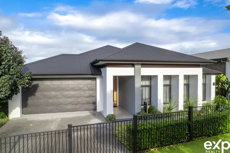 34 Settlers Boulevard
