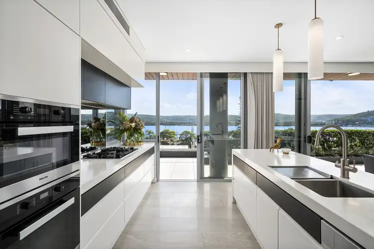 401/7 Lynn Avenue, Point Frederick NSW 2250