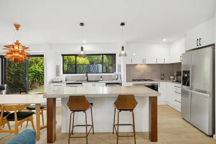 6 Ocean Street, Mollymook NSW 2539
