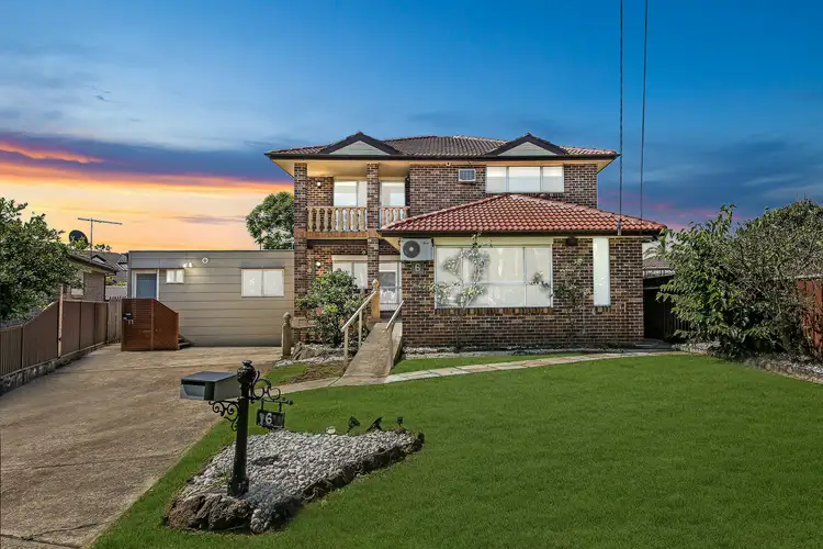 6 Tumut Close