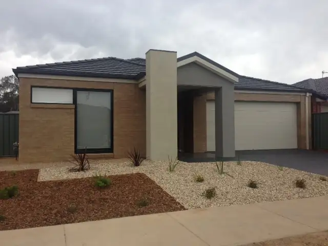 4 Caulfield Drive, Ascot VIC 3551