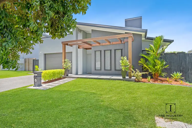 11 Canopys Edge Boulevard