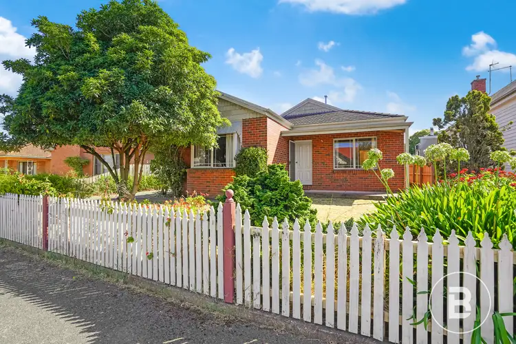 2/24 Queen Victoria Street, Newington VIC 3350