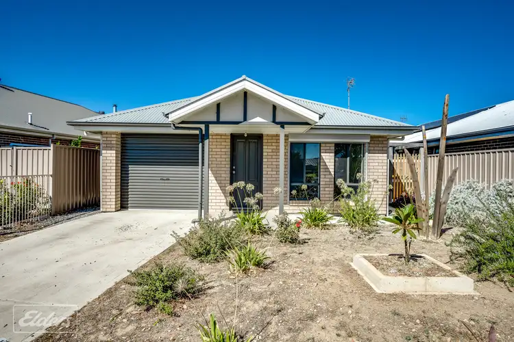 6 Lawrence Street