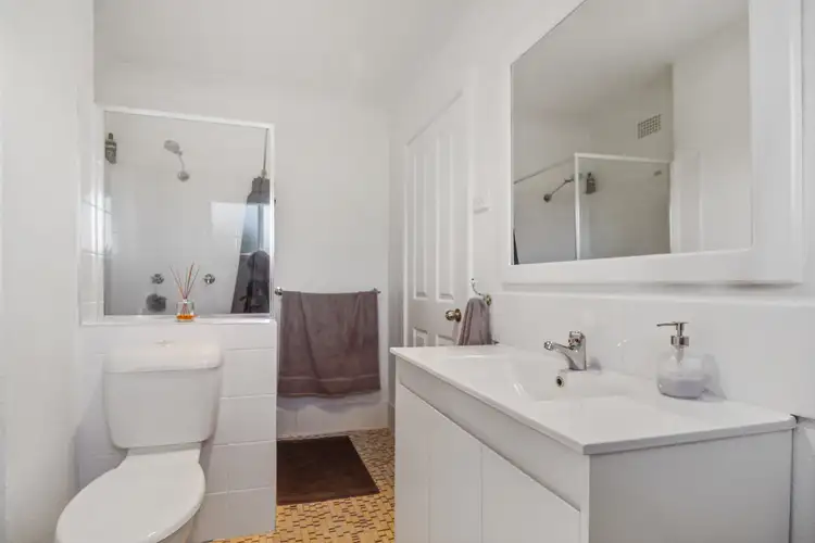 Third view of Homely apartment listing, 6/15 Hillcrest Street, Wollongong NSW 2500