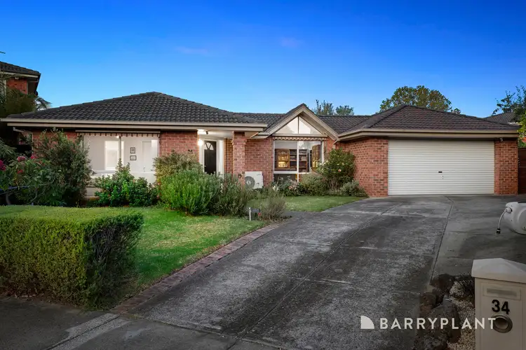 34 Mosman Close, Wantirna South VIC 3152