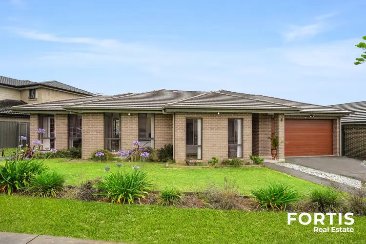 8 & 8a Scarlet Street, Jordan Springs NSW 2747
