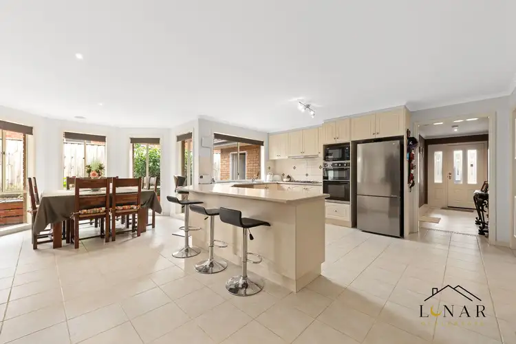 5 Broadleaf Way, Cranbourne VIC 3977