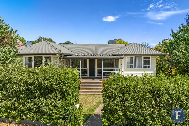 8 Karabah Avenue, Young NSW 2594