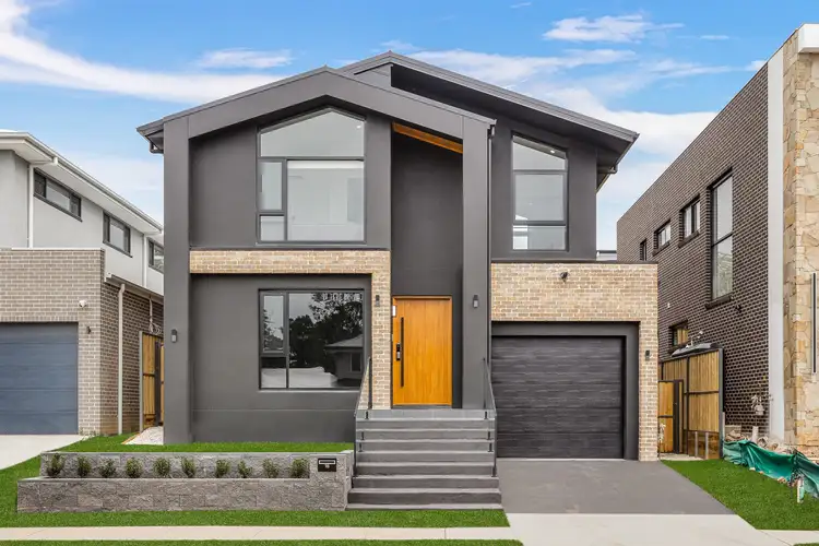 16 Gibraltar Way (Rouse Hill Heights), Box Hill NSW 2765
