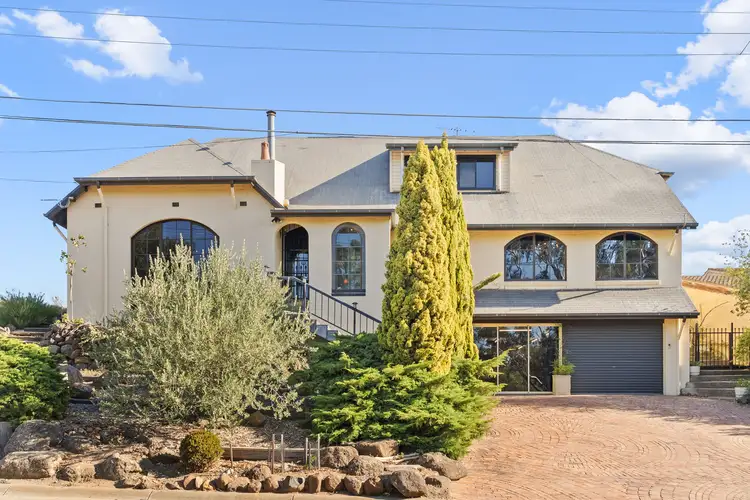 58 Horseshoe Bend Road, Keilor VIC 3036